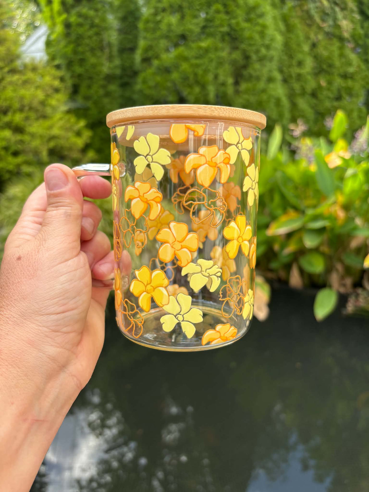 Puakenikeni, Glass mug