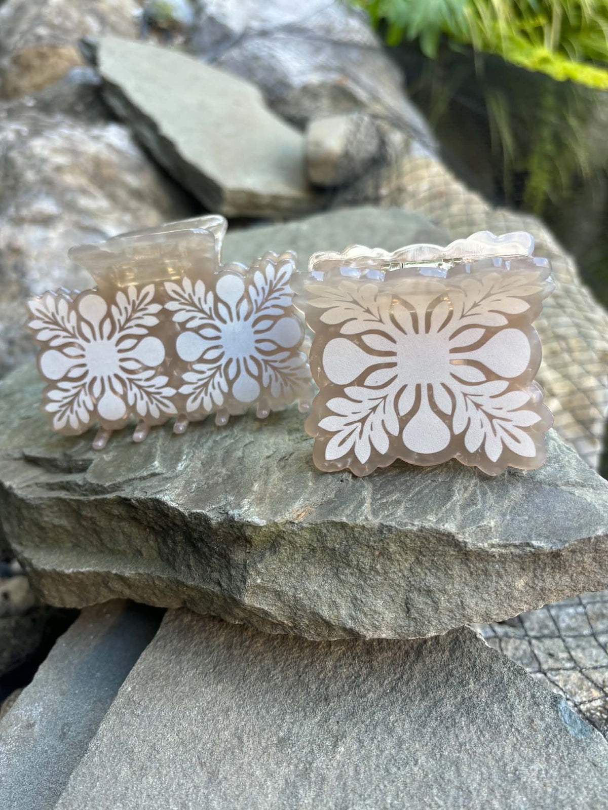 Mini quilt claw clip, Cream